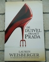 Het boek "De duivel draagt Prada" van Lauren Weisberger.