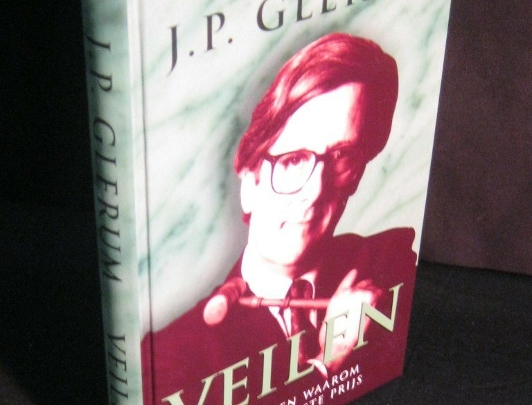 "Veilen" ,J.P.Glerum, 142 blz, 1999, nieuwstaat, hard cover