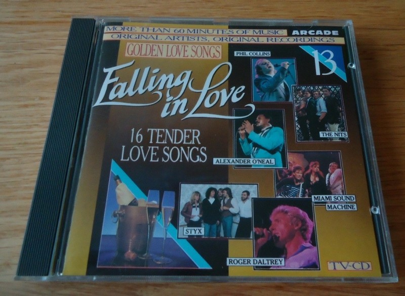 De originele CD "Golden Love Songs 13: Falling In Love".