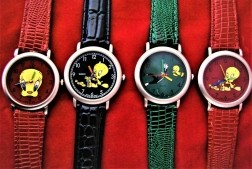 Uit mijn verzameling vier Tweety horloges.