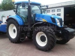 New Holland T7040 PC tractor Nieuwe FOTO