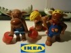 Drie rubberen figuurtjes van Ikea (hoogte: ongeveer 6 cm).