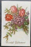 oude felicitatiekaart 3 tulpen en paarse bloemen