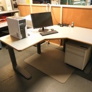 Heel mooi en ruim verstelbaar bureau.