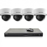 Hikvision 4 MP IP camerabewaking set 4 dome camera's