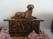 Labradorhond beeld op urn als set te koop of los te koop