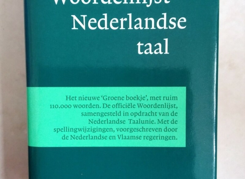 Diverse Nederlandse woordenboeken