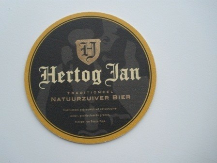 2 bierviltjes Hertog Jan