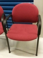  2 Degelijke stevige zware representatieve armleun stoelen.