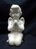devoot biddende putto/cherubijn, wit, NIEUW, aardewerk,26 c…