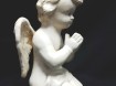 devoot biddende putto/cherubijn, wit, NIEUW, aardewerk,26 c…