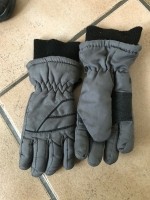 E 1,50 Grijze handschoentjes, 110-116
