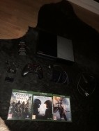 Xbox One 500 GB + Controller + Kabels + Lader + 3 Games!