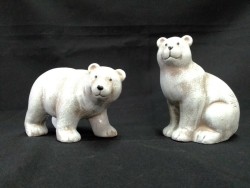 2 ijsbeer beeldjes, keramiek geglazuurd, gaaf, 2 modellen
