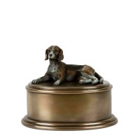 Beagle hondenbeeld op urn in koperkleur als set te koop