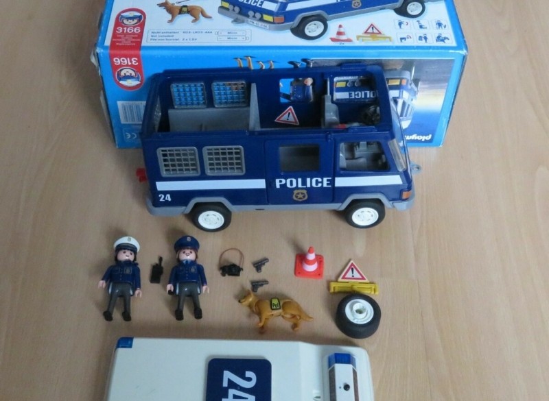 3166 politiebus Texel - Koopplein.nl