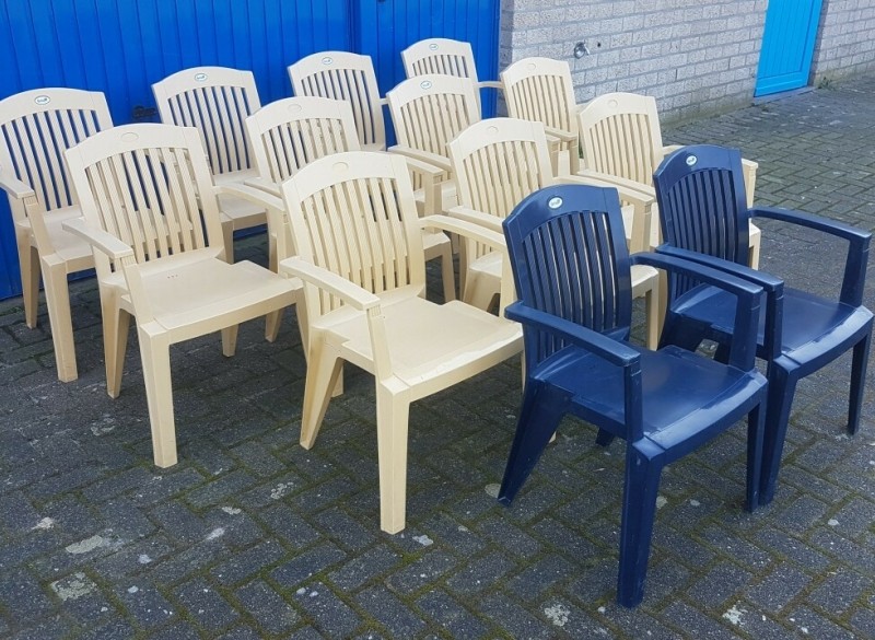 teugels Onzin sleuf 13 Kunststof Hartman tuinstoelen / stapelstoelen / stoelen - Nederland -  Koopplein.nl