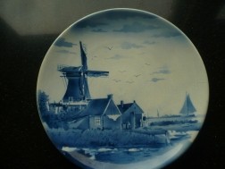 Bord met molen Delftsblauw Volendam/Katwoude?