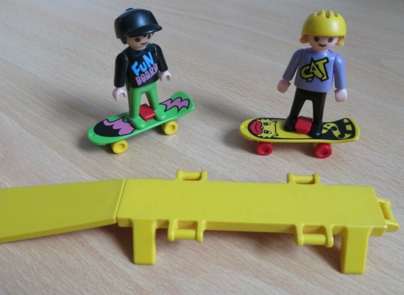 Playmobil 2 kinderen met skateboards 