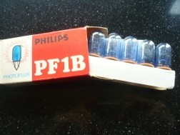 5 Philips flitslampjes in doosje.