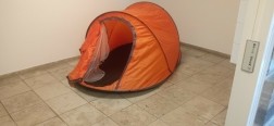 2 persoons pop up tent 35 euro