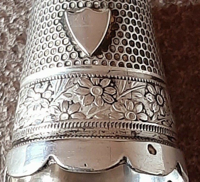 Antieke zilveren vingerhoedje