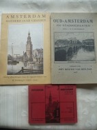 3 Oude boeken met tekeningen van Amsterdam
