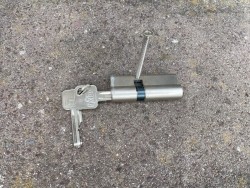 Cilinderslot met 2 sleutels