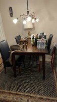 Eetkamertafel  + 3 stoelen 