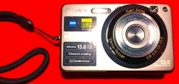Sony DSC-300 Cyber-Schot camera`3.6 