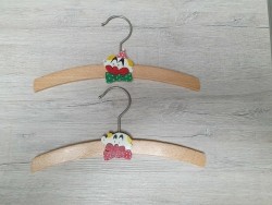 houten kinderkleding kledinghangers