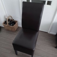 6 mooie stoelen kleur bruin 
