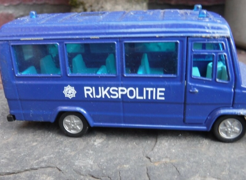 Siku 1921 nl rijkspolitie bus