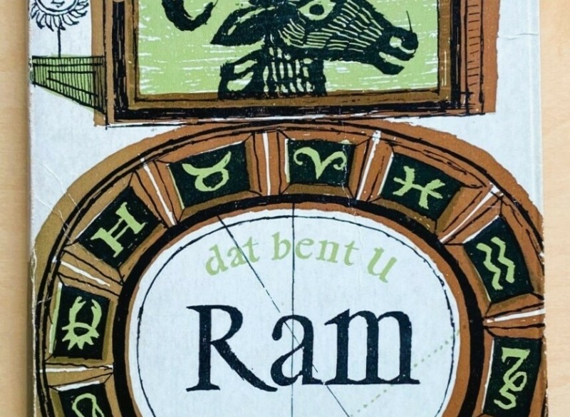 2 boekjes over sterrenbeeld RAM: