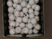 Golfballen, +/_ 200 witte, en ook 100 gekleurde