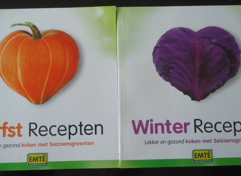 Te koop twee kookboeken met herfst- en winterrecepten.