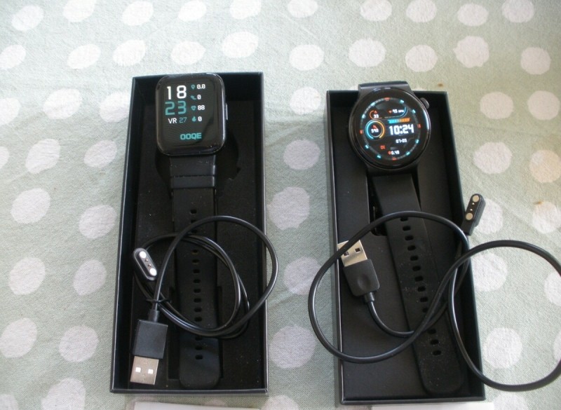 te koop 2 Smart Horloges