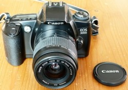 Canon camera EOS 3000 met AF 35-70 mm (perfect)