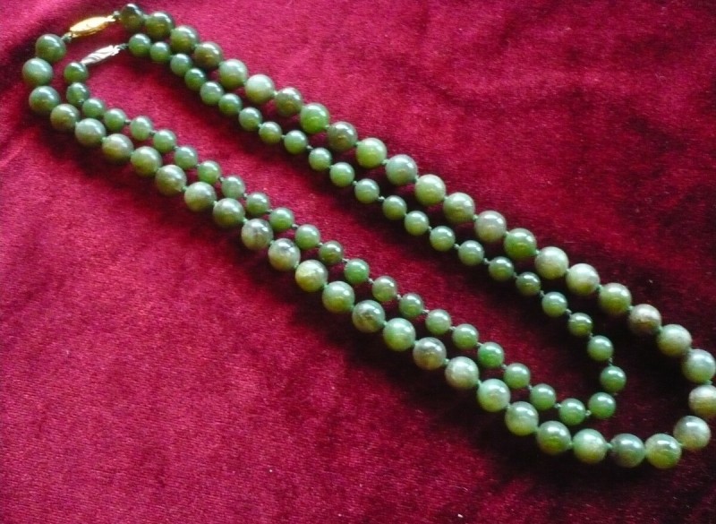 2 Jade halskettingen ook per stuk.