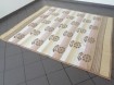 Te koop beige vintage deken met bloemmotief (237 x 213 cm).