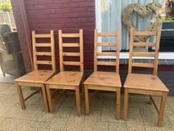 4 Houten stoelen