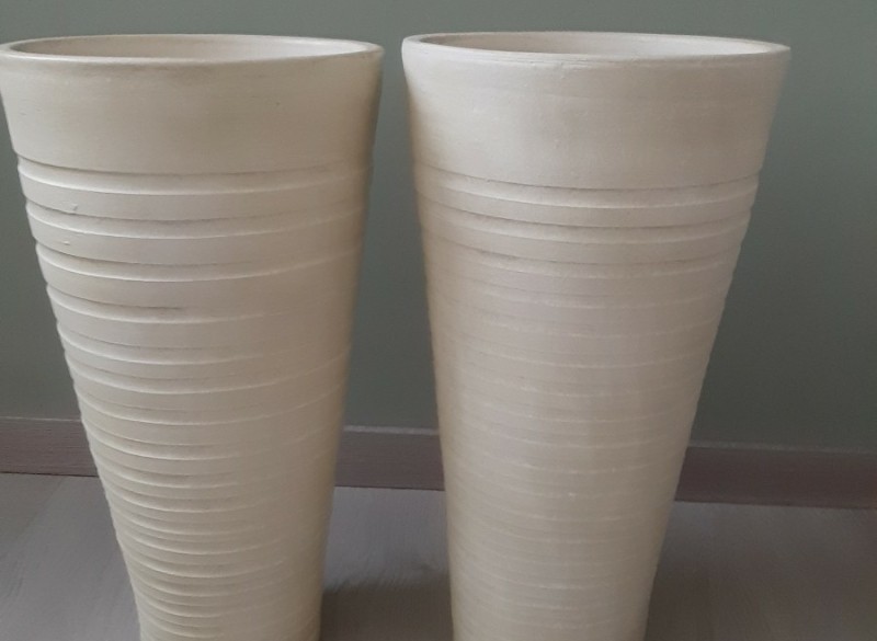 2 mooie vazen aardewerk 50cm hoog