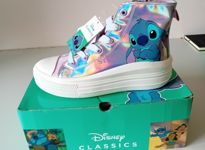 Disney stich schoenen maat 35