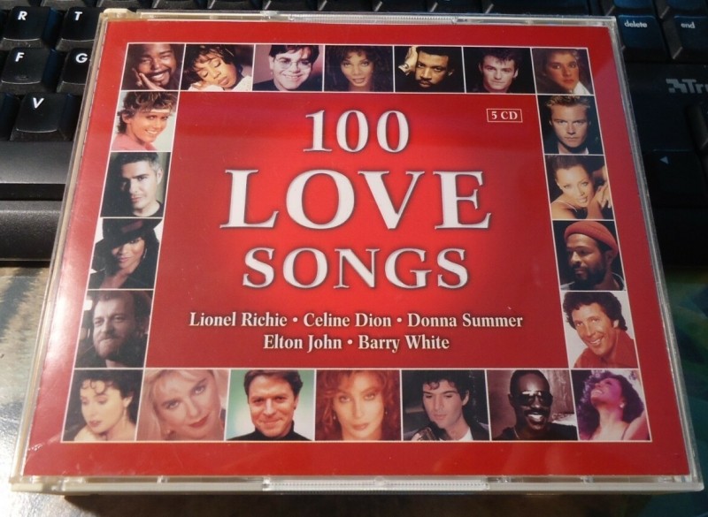 Te koop de originele CD-box 100 Love Songs van Universal.