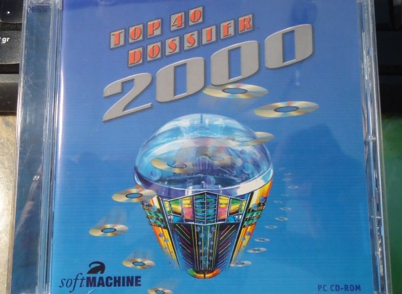 Te koop de CD-rom Top 40 Dossier 2000 van SoftMachine.