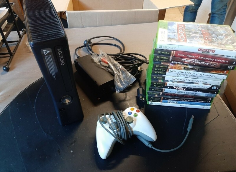 Xbox 360 met spellen en controller