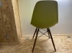 2x Vitra Eames DSW stoel - mustard esdoorn