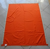 Te koop 2 nieuwe oranje dekens van Ikea van 100% polyester.