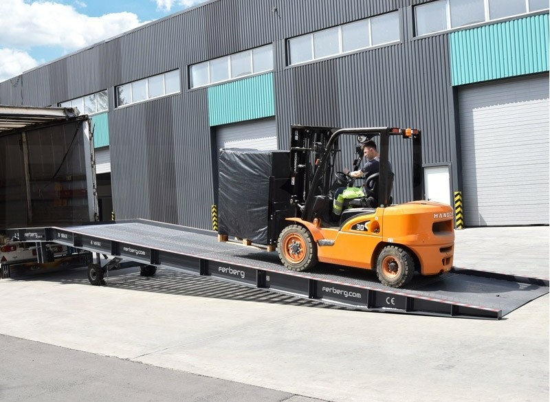 Nieuwe FERBERG mobiele laadbrug van de fabrikant