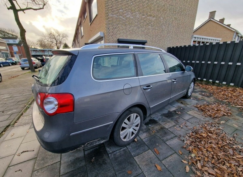 VW Passat B6 2.0 FSI Variant.